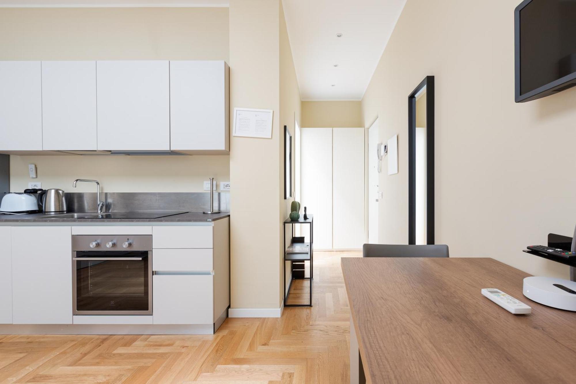 Missori & Bocconi Renovated Studio Milan Luaran gambar